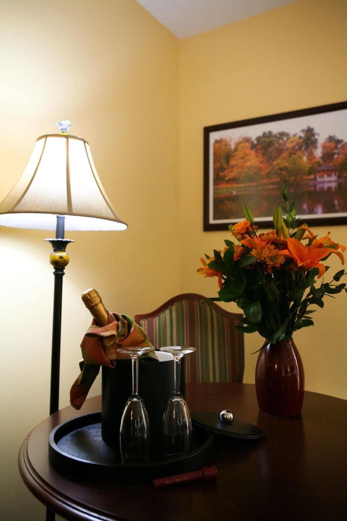 Main Street Inn Blacksburg Εξωτερικό φωτογραφία